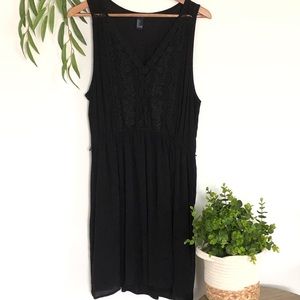 Forever 21 black lace detailing dress